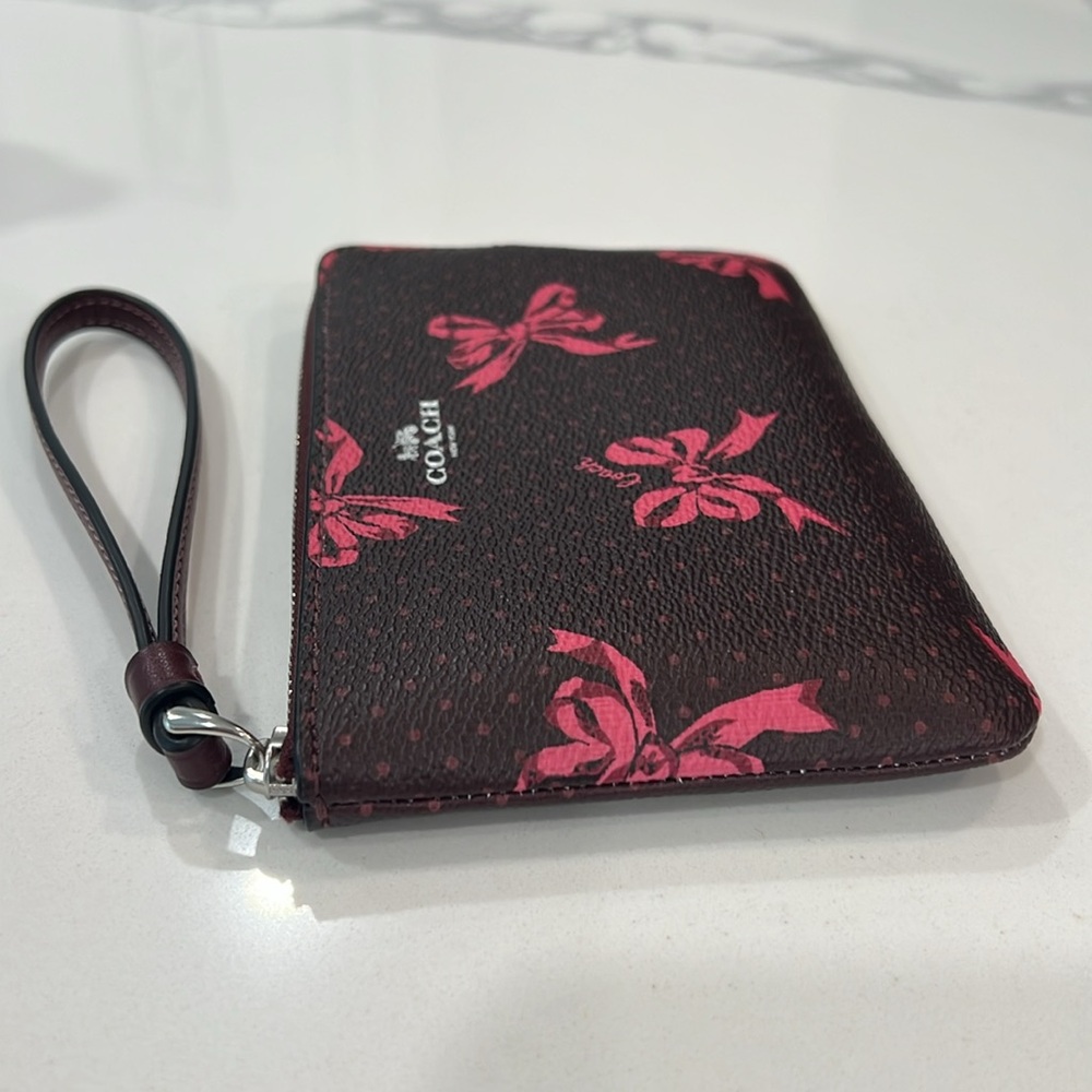 🎀Coach🎀 Wristlet 🎀 - Picture 4 of 16